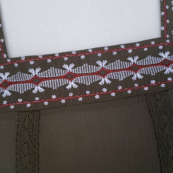 NWT Moss Green Cold Shoulder Top Tank - Picture 2 of 8